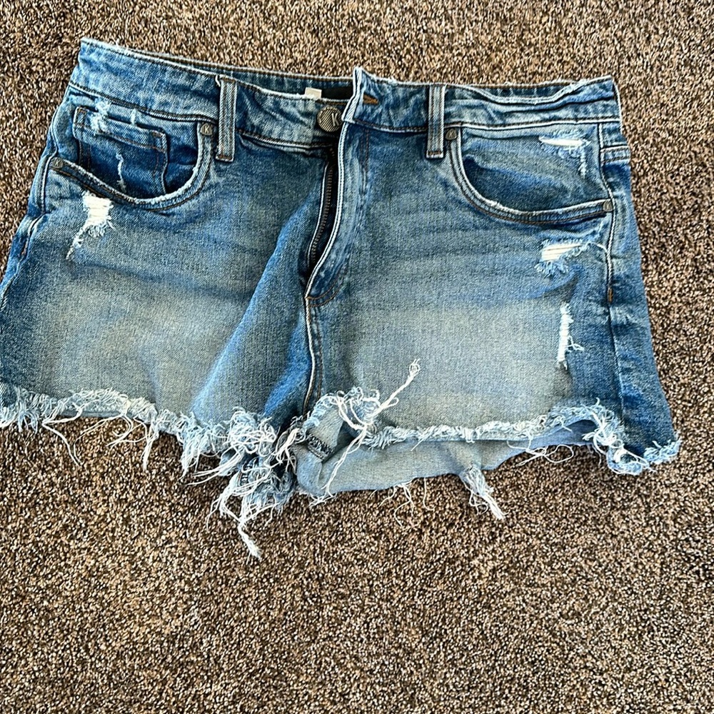 Kut short size 10
